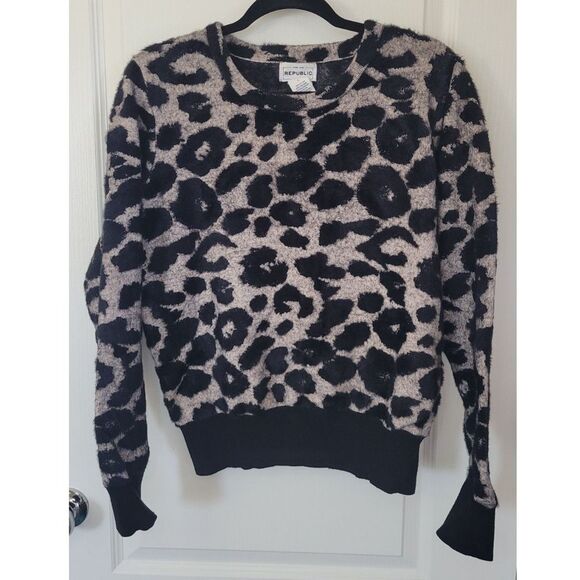 For the Republic Leopard Cheetah Animal Print Sweater - Picture 1 of 3